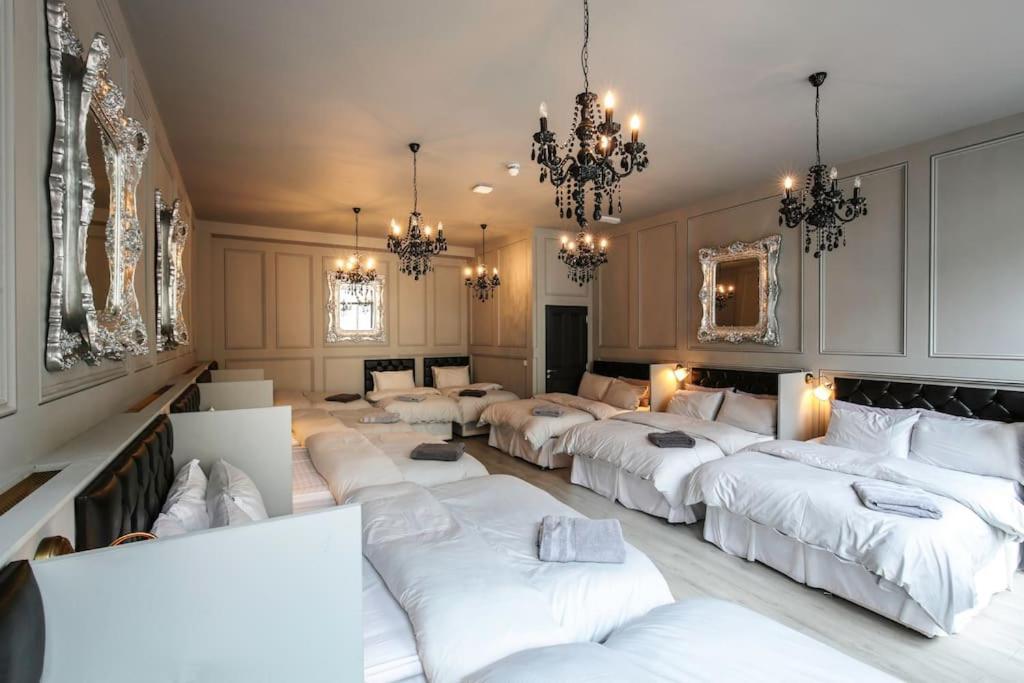 The V.I.P Suite - Sleeps 24! Best For Large Groups Liverpool Exteriör bild