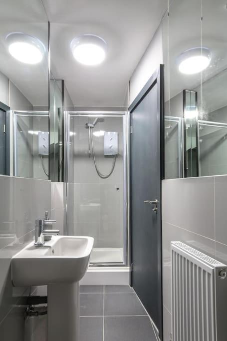 The V.I.P Suite - Sleeps 24! Best For Large Groups Liverpool Exteriör bild