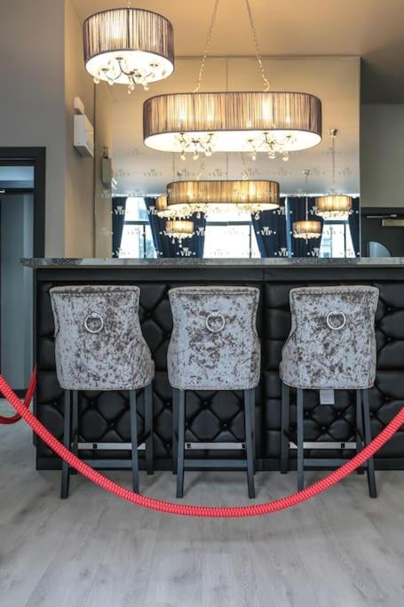 The V.I.P Suite - Sleeps 24! Best For Large Groups Liverpool Exteriör bild