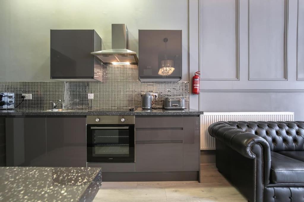 The V.I.P Suite - Sleeps 24! Best For Large Groups Liverpool Exteriör bild